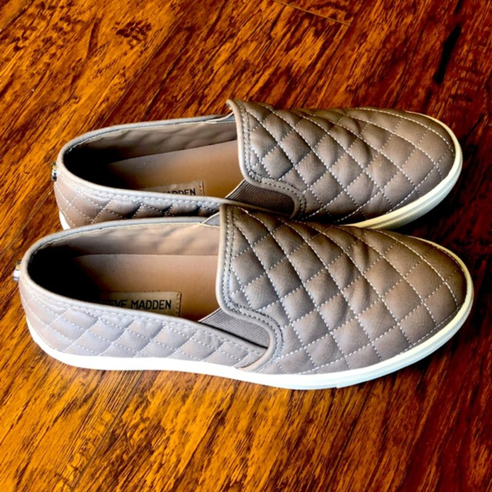 Steve Madden size‎ 8.5 slip on grey
